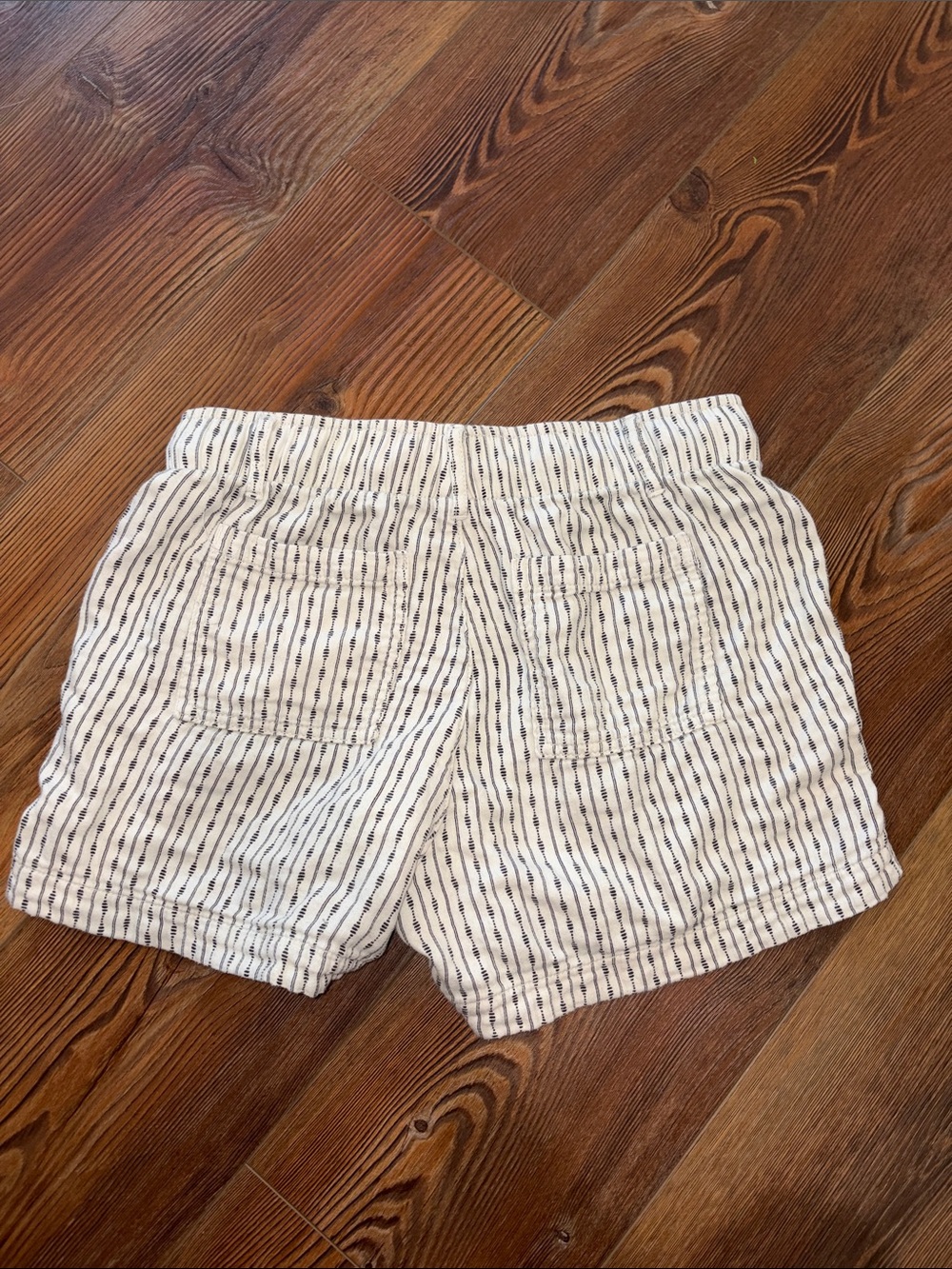 Old Navy Cream Shorts with Black Pinstripes - Picture 3 of 3